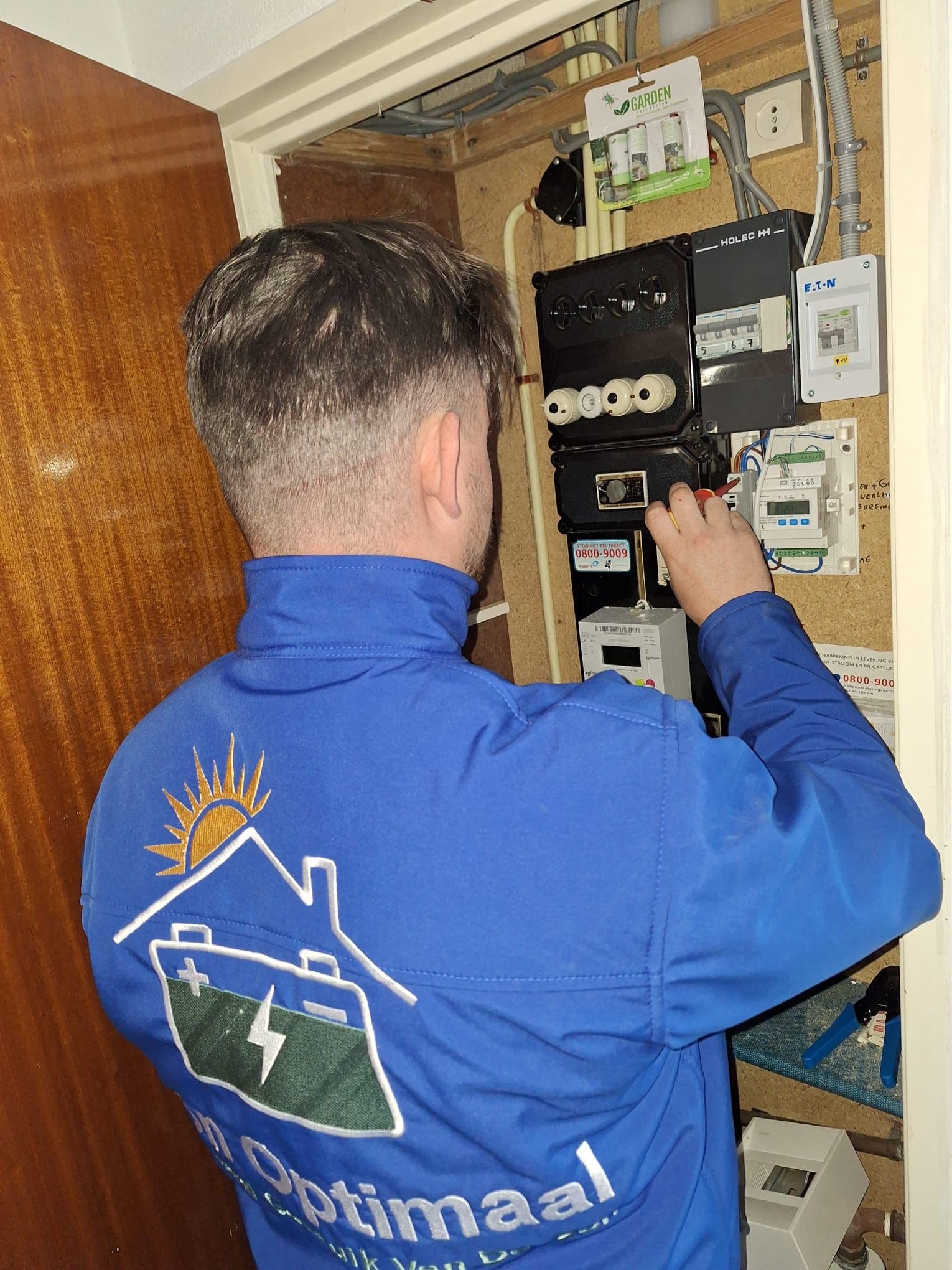 Zon Optimaal adviseur bespreekt de energiesituatie van een woning